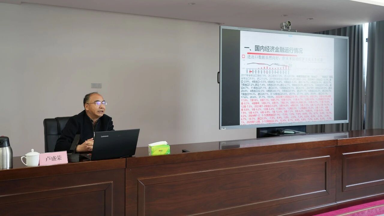 9c41f4e3c9e9007e384232504b76128d.jpg 9c41f4e3c9e9007e384232504b76128d.jpg