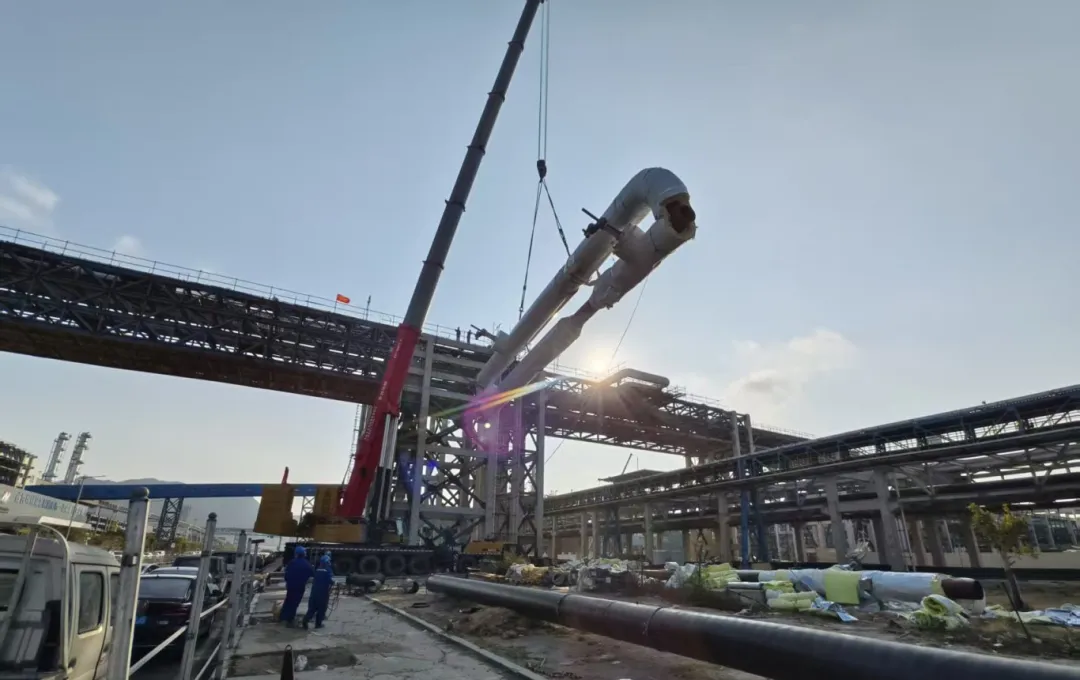 沐光开局∣中沙古雷乙烯项目蒸汽吹扫暨预试车启动 能源保障就位助力项目攻坚+林传崟4.jpg